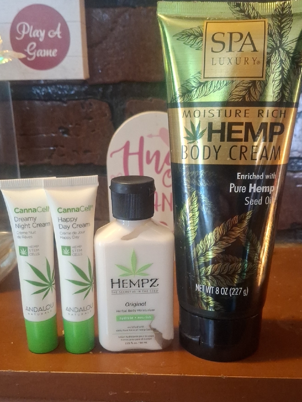 Moisture Rich Hemp Body Cream - Gold/Black